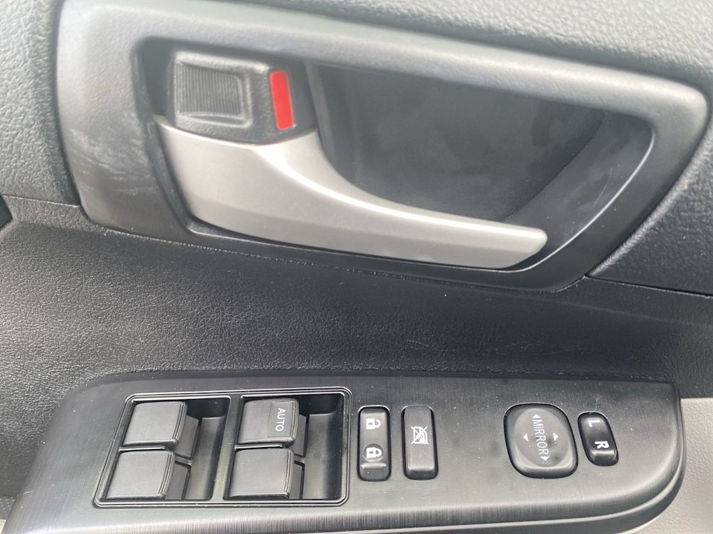 Thumbnail: 2014 Toyota Camry - 21