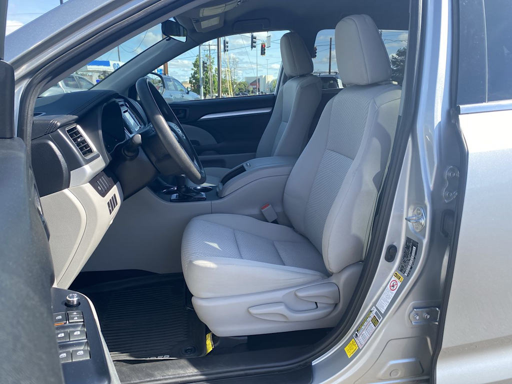 Thumbnail: 2019 Toyota Highlander - 7