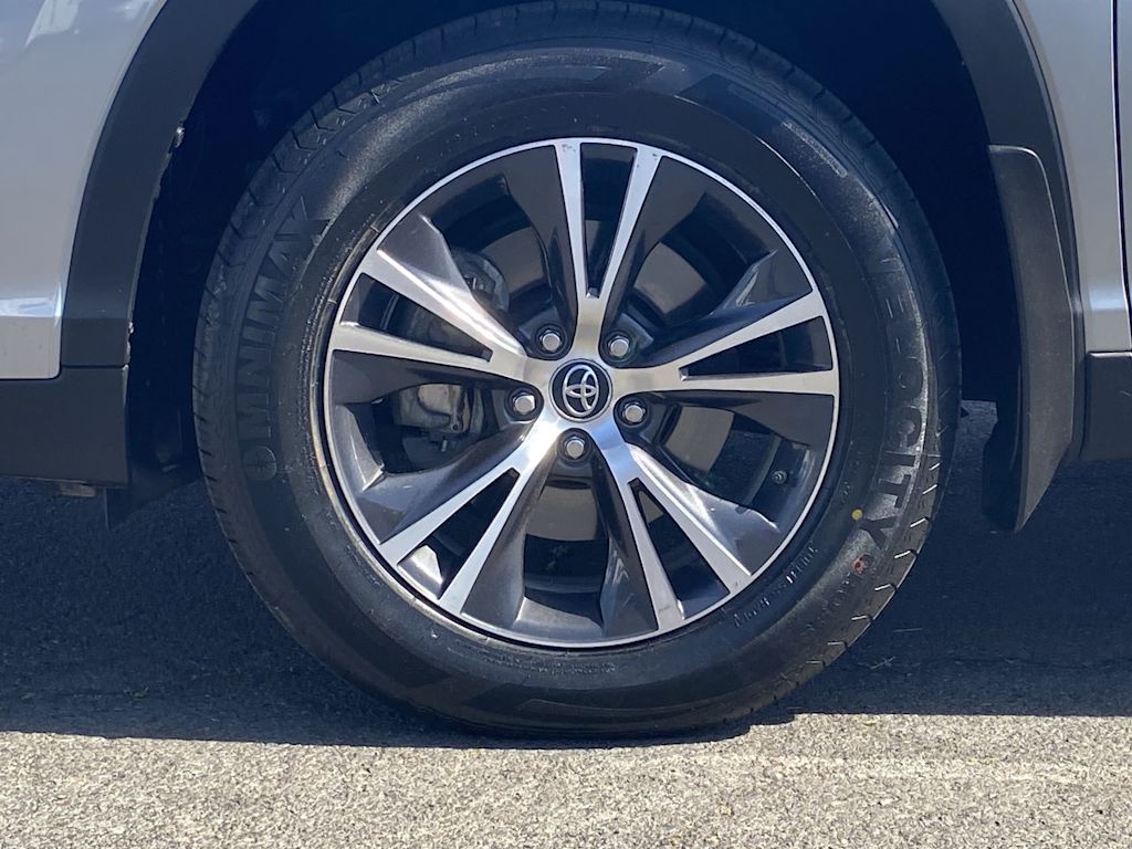 Thumbnail: 2019 Toyota Highlander - 5