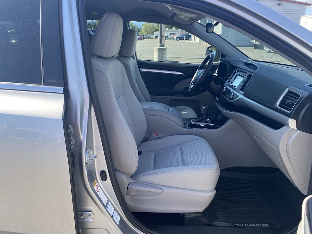 Thumbnail: 2019 Toyota Highlander - 8