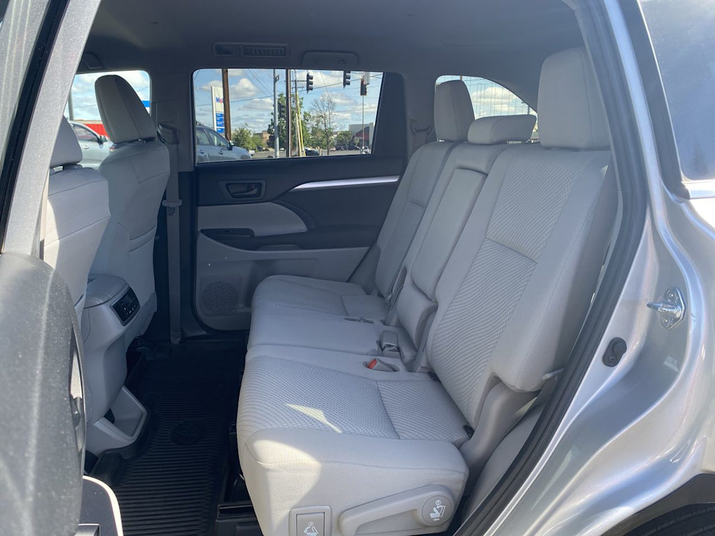 Thumbnail: 2019 Toyota Highlander - 9