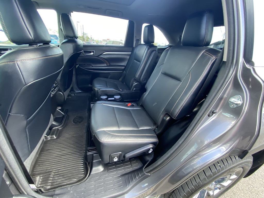 Thumbnail: 2018 Toyota Highlander - 9