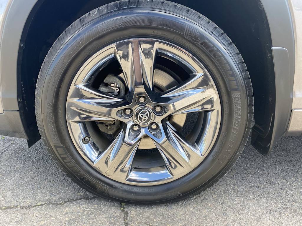 Thumbnail: 2018 Toyota Highlander - 5