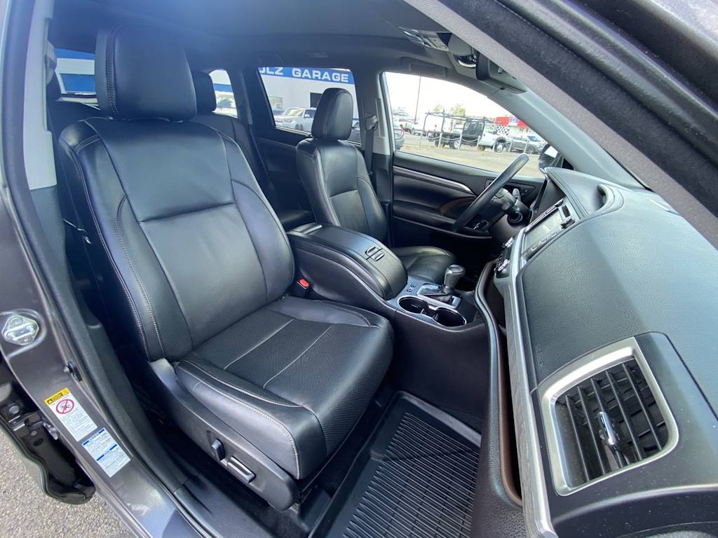 Thumbnail: 2018 Toyota Highlander - 8