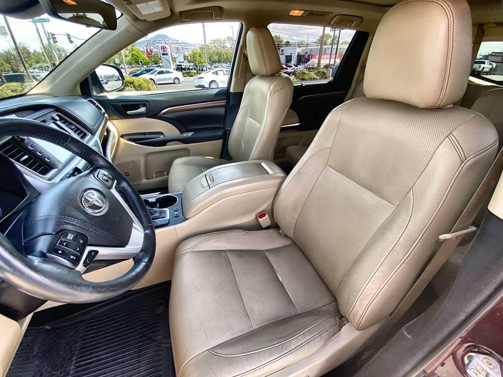 Thumbnail: 2018 Toyota Highlander - 8