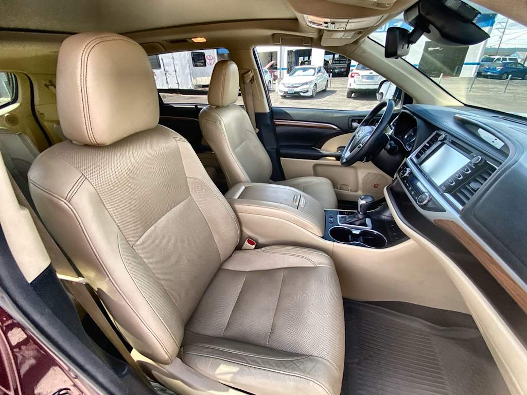 Thumbnail: 2018 Toyota Highlander - 9