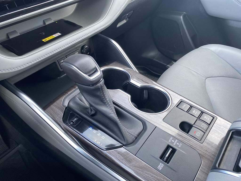 Thumbnail: 2023 Toyota Highlander - 11