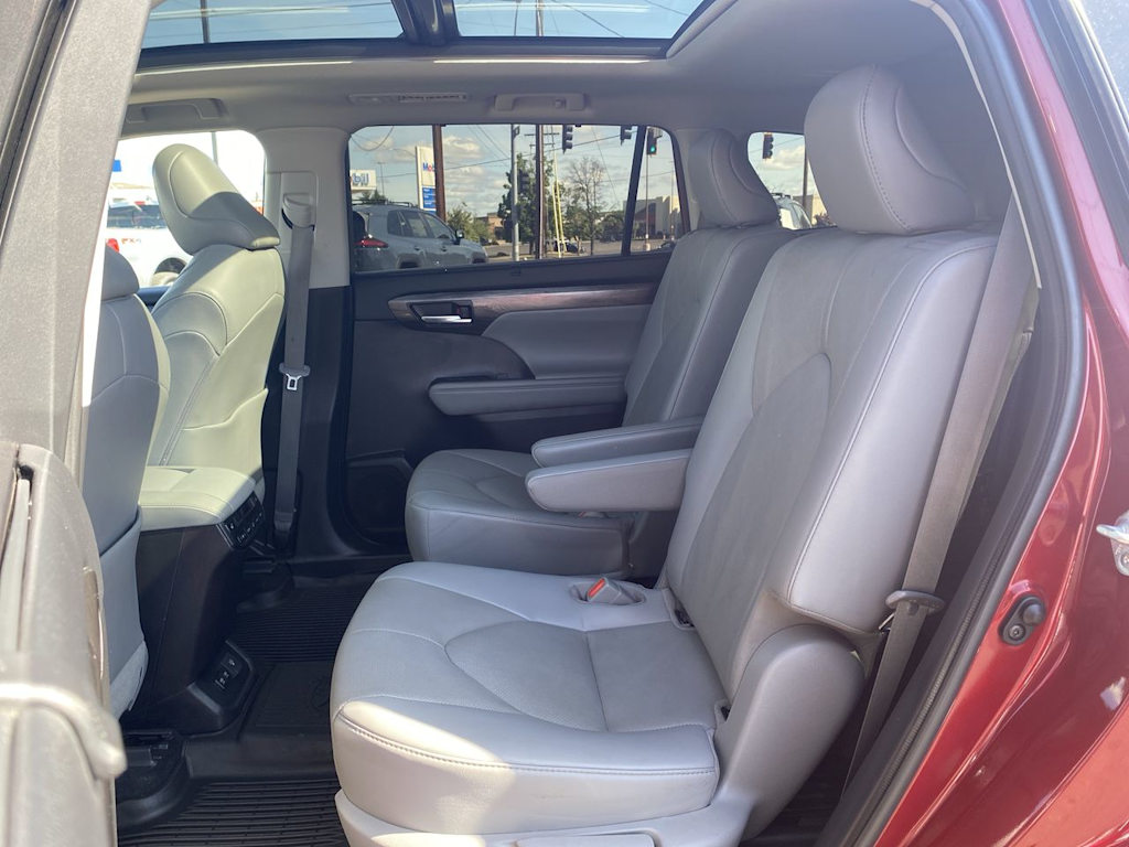Thumbnail: 2021 Toyota Highlander - 11