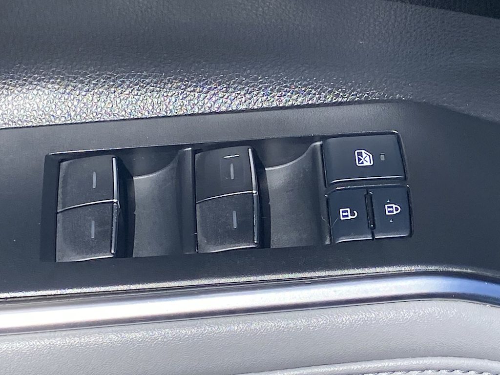 Thumbnail: 2021 Toyota Highlander - 22