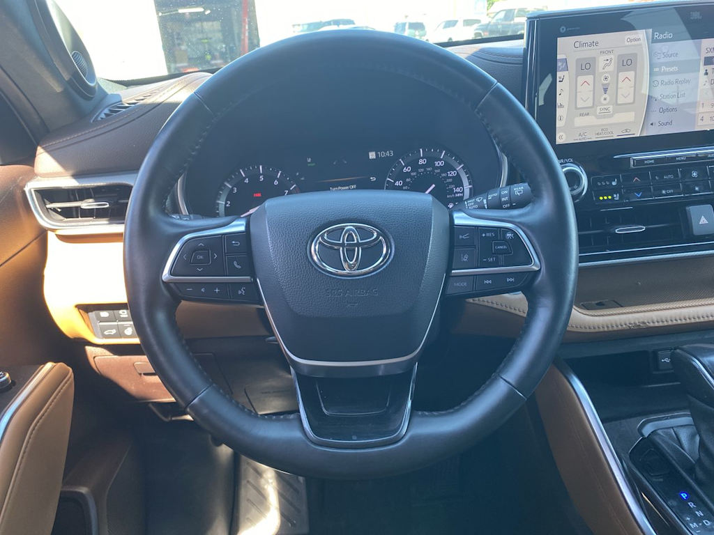 Thumbnail: 2021 Toyota Highlander - 2