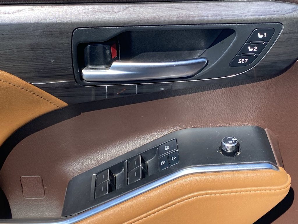 Thumbnail: 2021 Toyota Highlander - 22