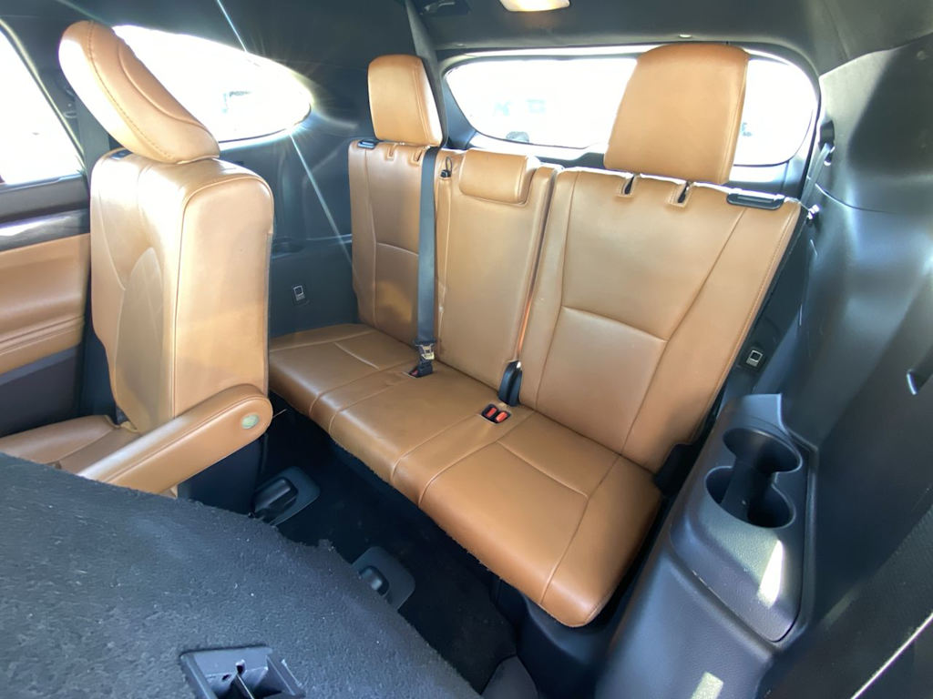 Thumbnail: 2021 Toyota Highlander - 27