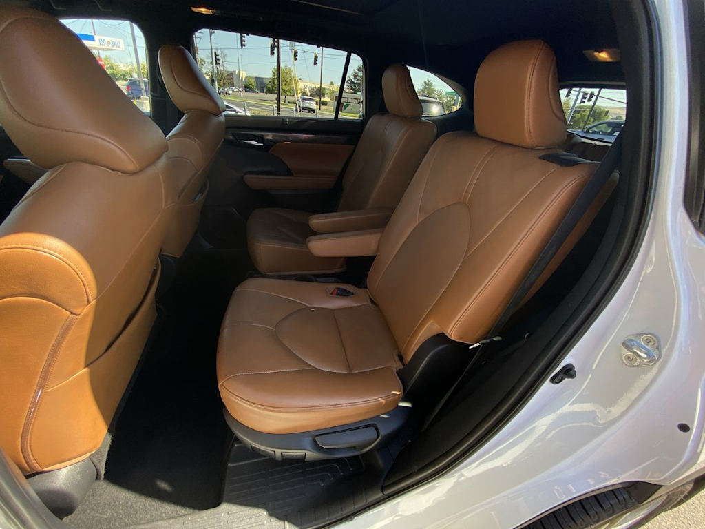 Thumbnail: 2021 Toyota Highlander - 9