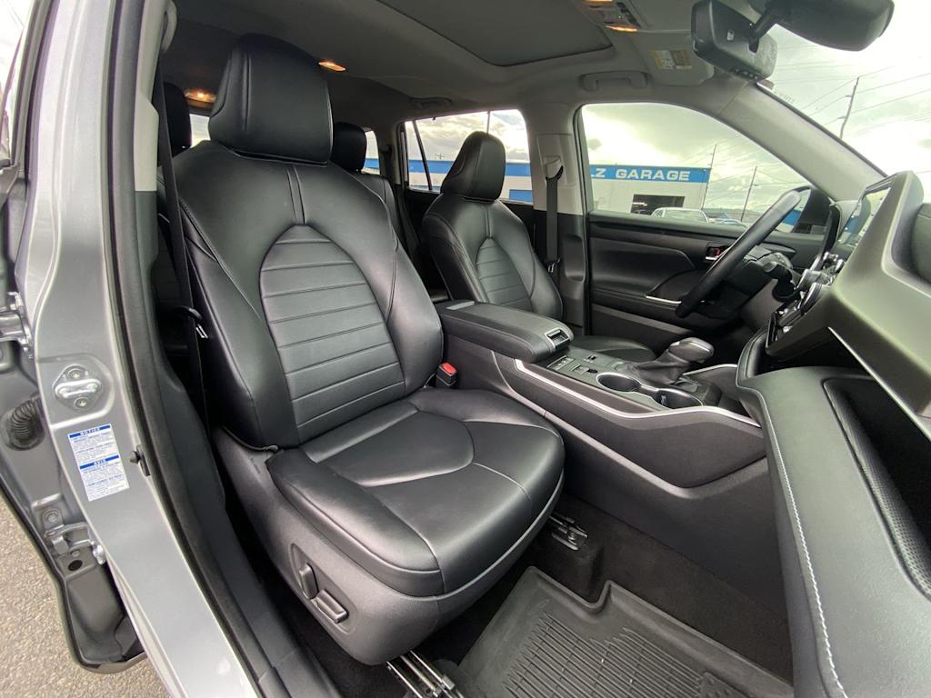 Thumbnail: 2020 Toyota Highlander - 9