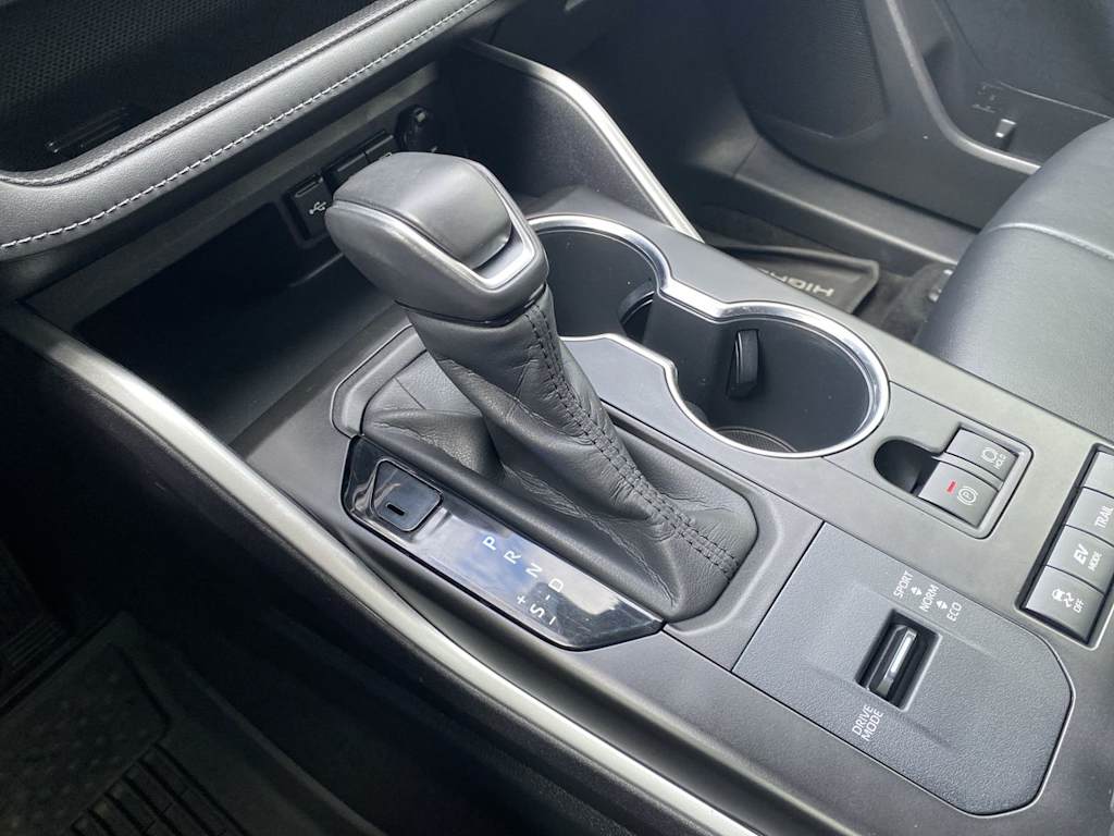 Thumbnail: 2020 Toyota Highlander - 12