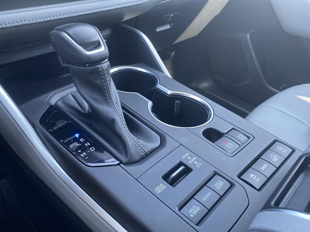 Thumbnail: 2022 Toyota Highlander - 11