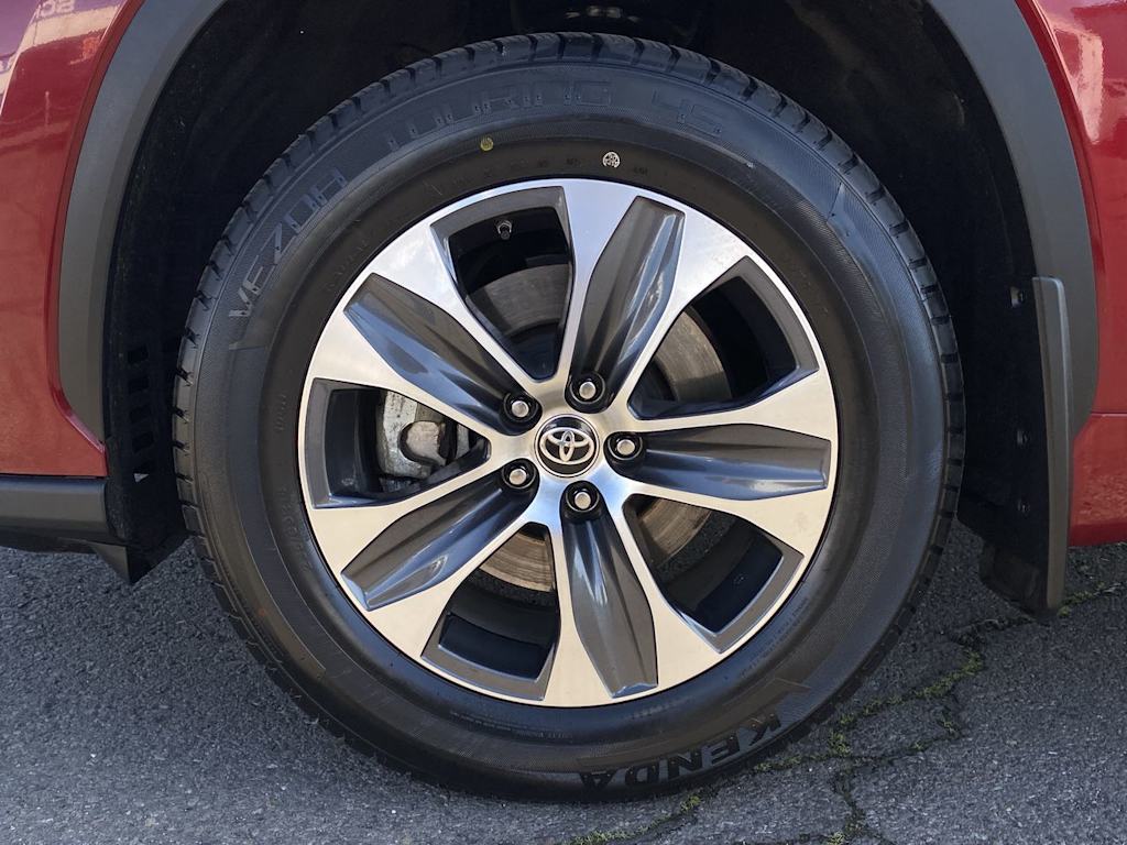 Thumbnail: 2024 Toyota Highlander - 6