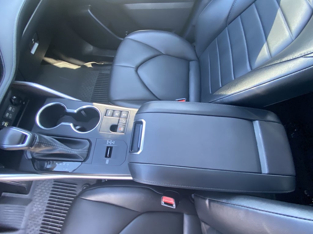 Thumbnail: 2024 Toyota Highlander - 24