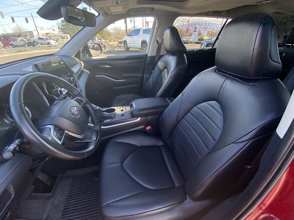 Thumbnail: 2024 Toyota Highlander - 8