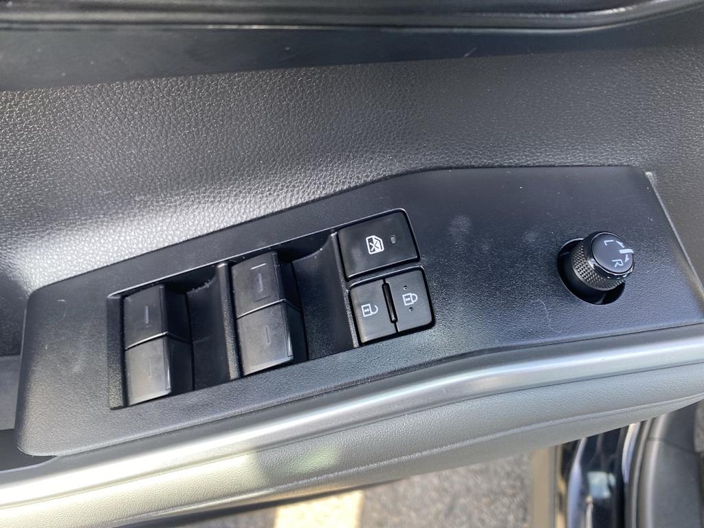 Thumbnail: 2023 Toyota Highlander - 21