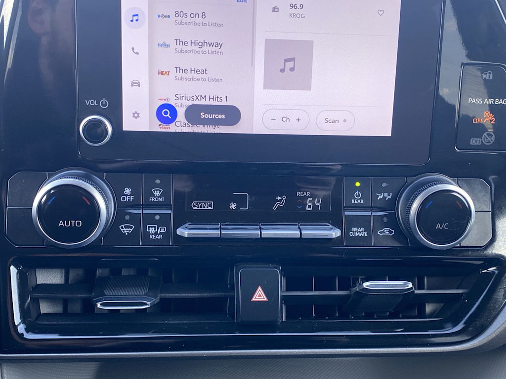 Thumbnail: 2023 Toyota Highlander - 23