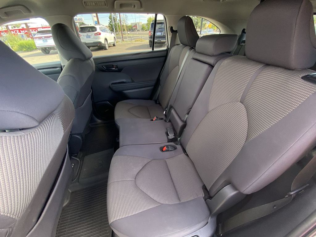 2024 Toyota Highlander LE - Photo 9