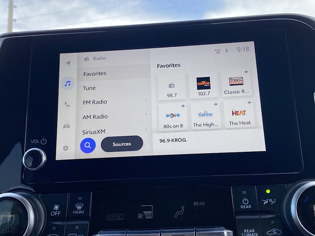 2024 Toyota Highlander LE - Photo 10