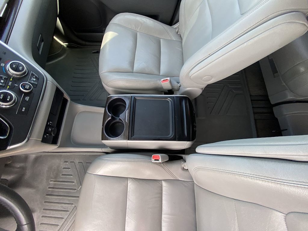 Thumbnail: 2018 Toyota Sienna - 9