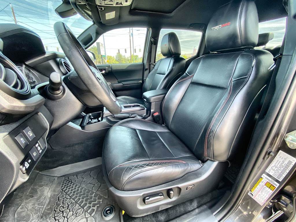 Thumbnail: 2020 Toyota Tacoma - 8