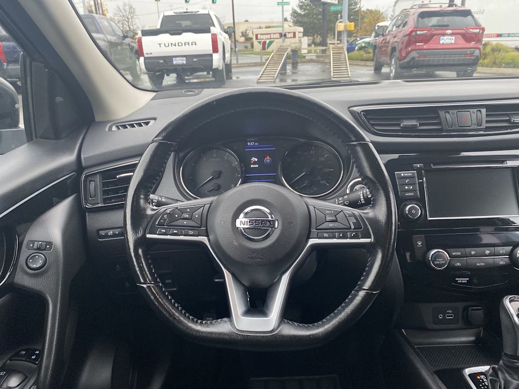 Thumbnail: 2020 Nissan Rogue Sport - 2