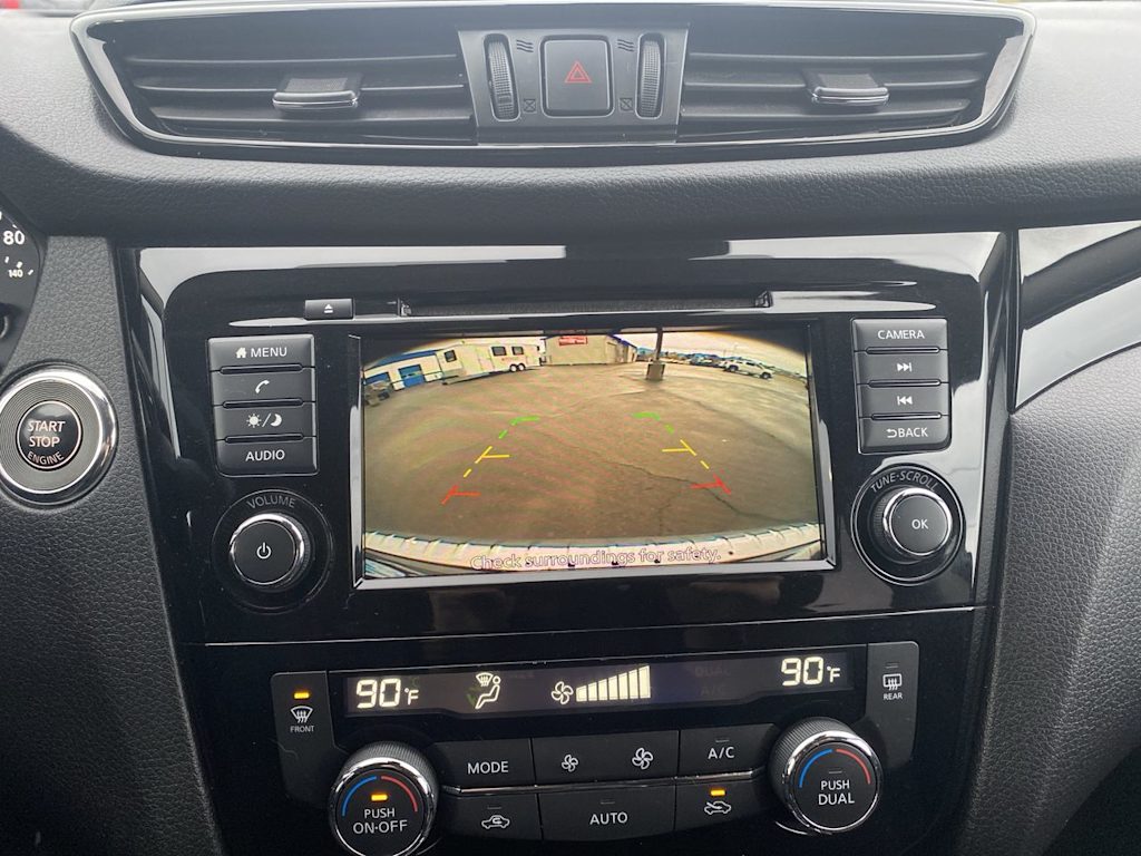 Thumbnail: 2020 Nissan Rogue Sport - 22