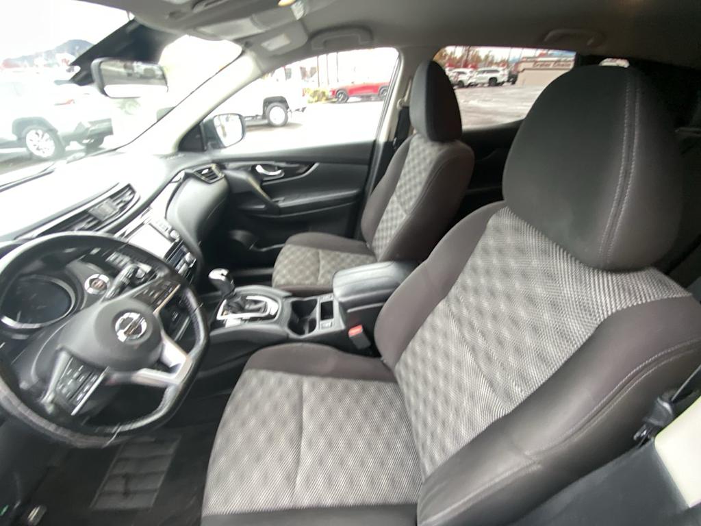 Thumbnail: 2020 Nissan Rogue Sport - 8