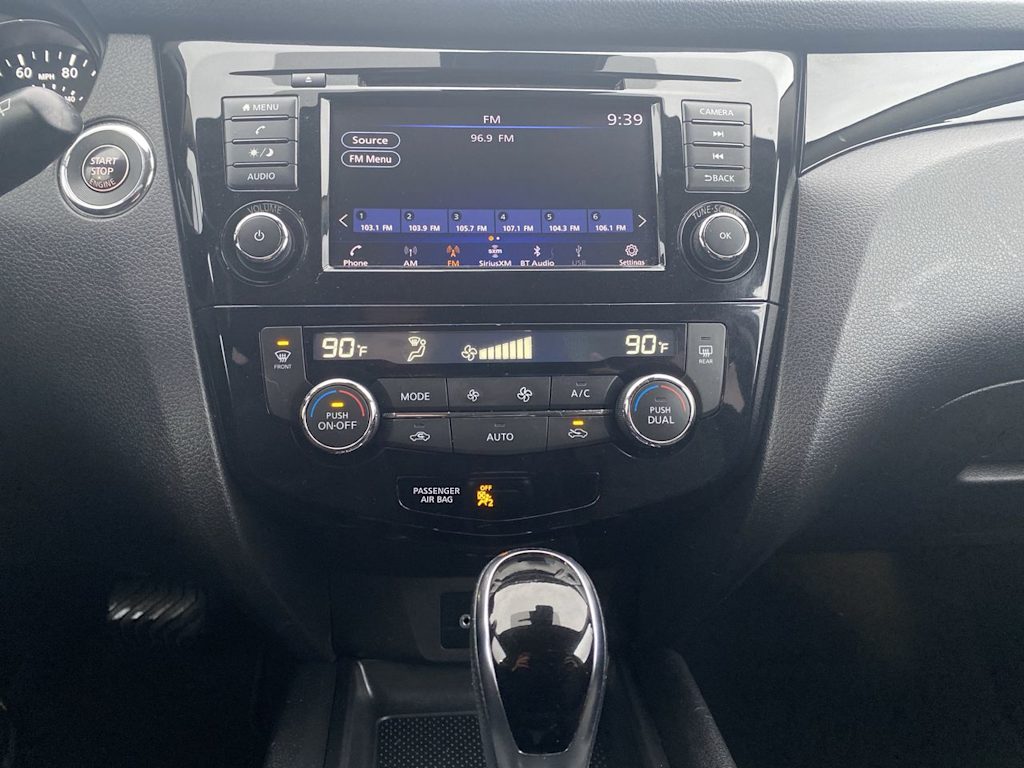 Thumbnail: 2020 Nissan Rogue Sport - 23