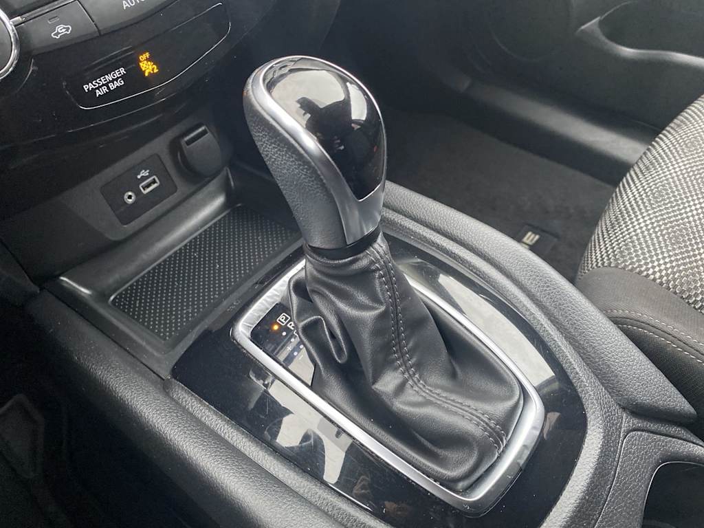 Thumbnail: 2020 Nissan Rogue Sport - 12