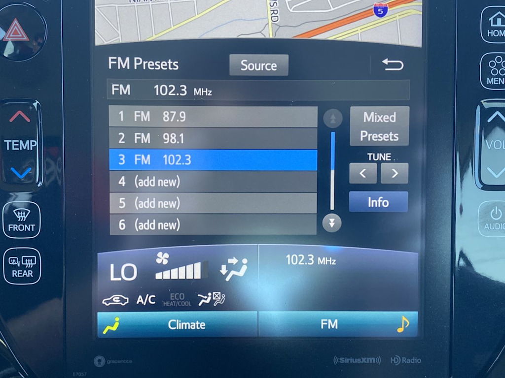 Thumbnail: 2022 Toyota Prius Prime - 10