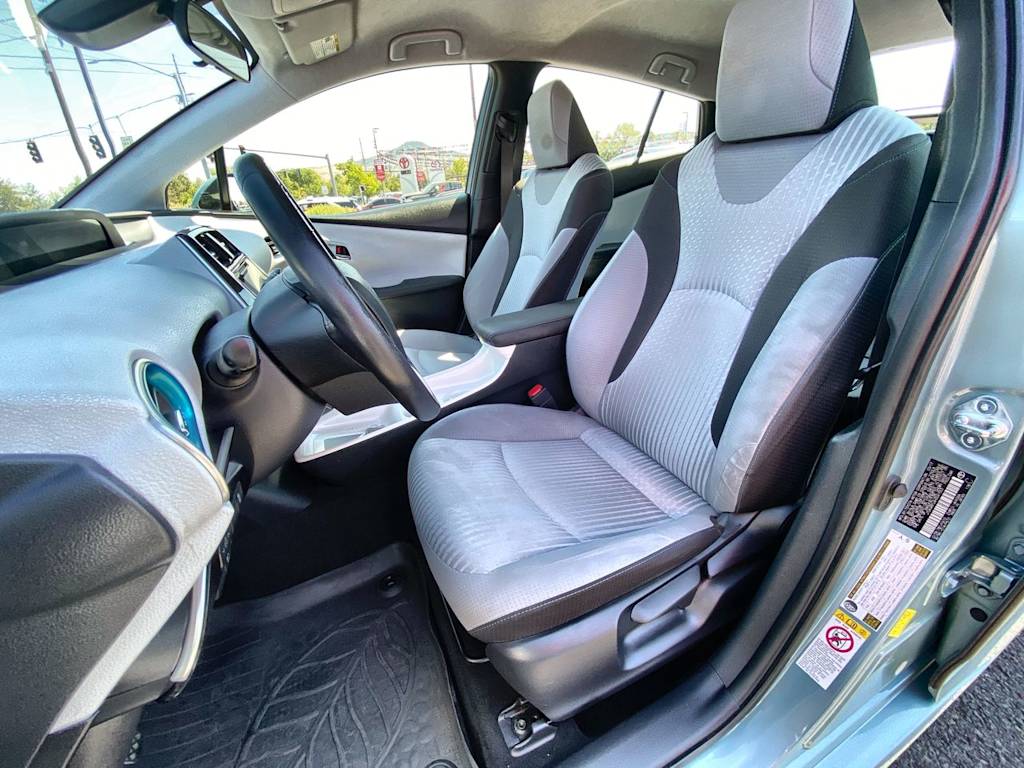 Thumbnail: 2017 Toyota Prius - 8