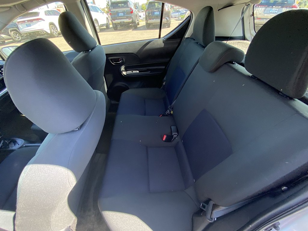 Thumbnail: 2017 Toyota Prius c - 9