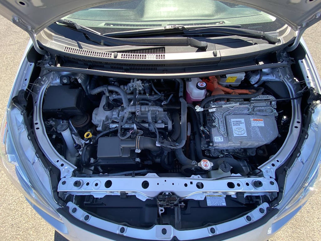 Thumbnail: 2017 Toyota Prius c - 6
