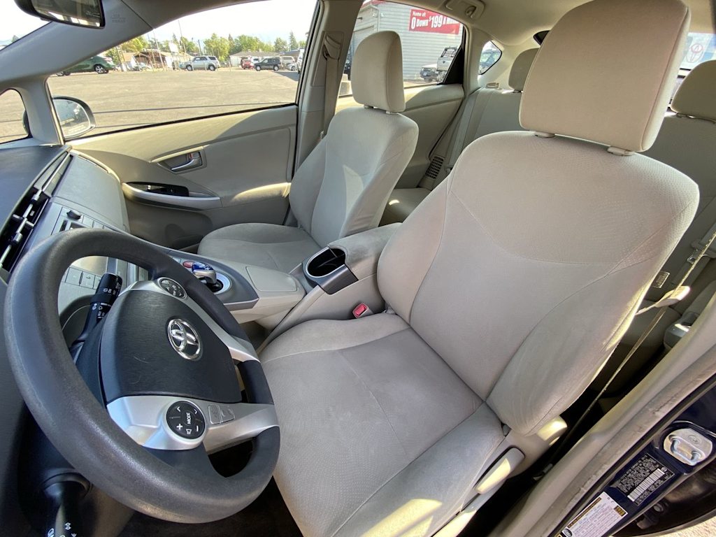 Thumbnail: 2013 Toyota Prius - 8