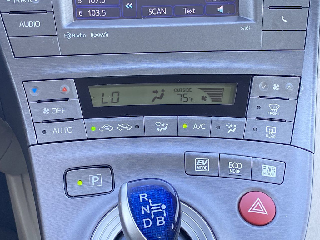 Thumbnail: 2013 Toyota Prius - 23