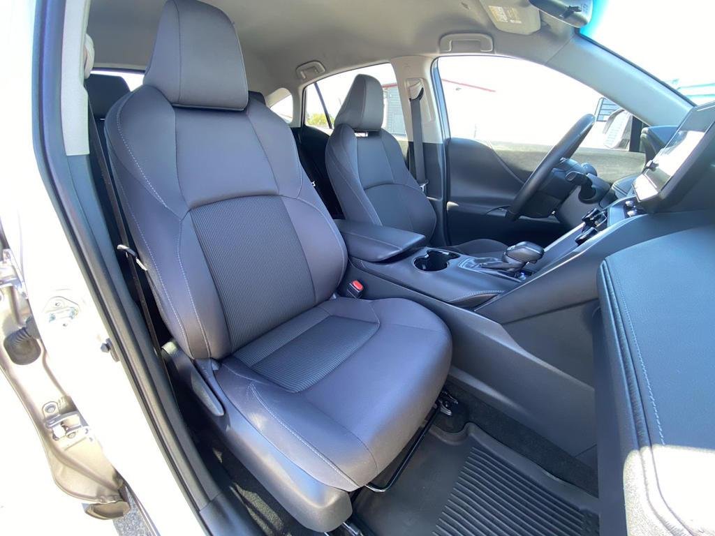 Thumbnail: 2024 Toyota Venza - 24