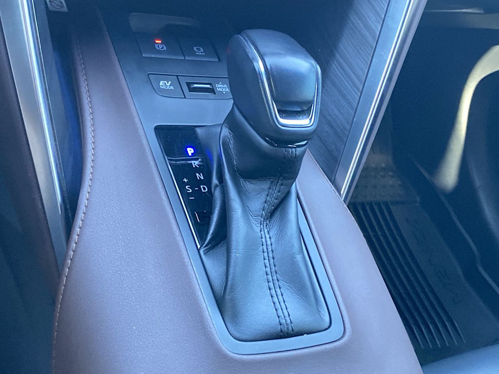 Thumbnail: 2022 Toyota Venza - 12