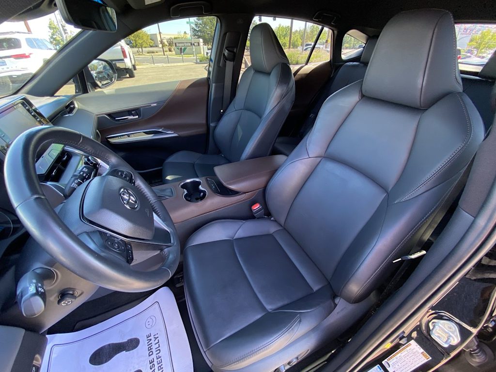Thumbnail: 2022 Toyota Venza - 8
