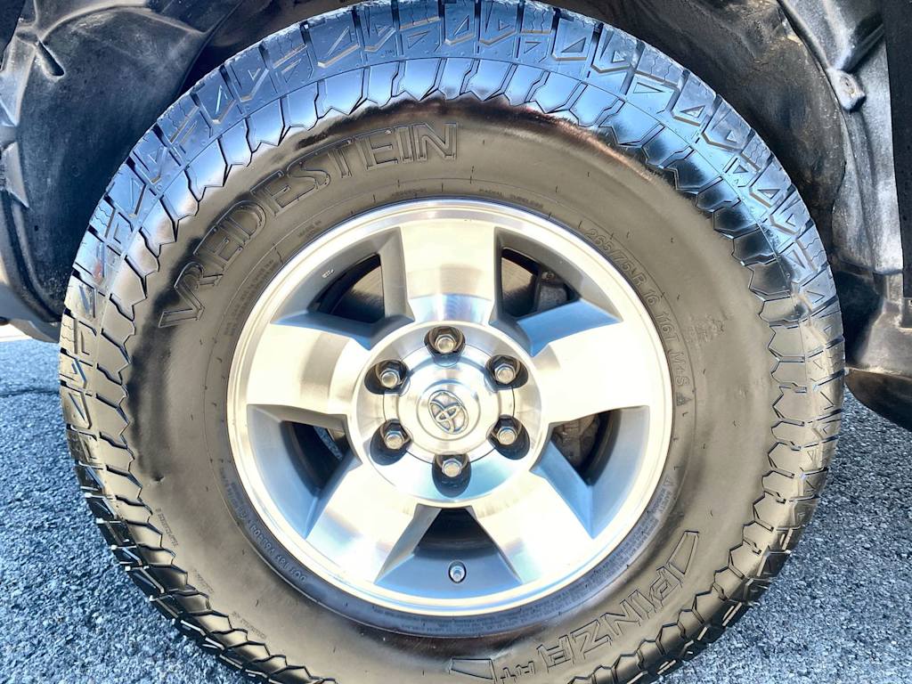 Thumbnail: 2010 Toyota FJ Cruiser - 6