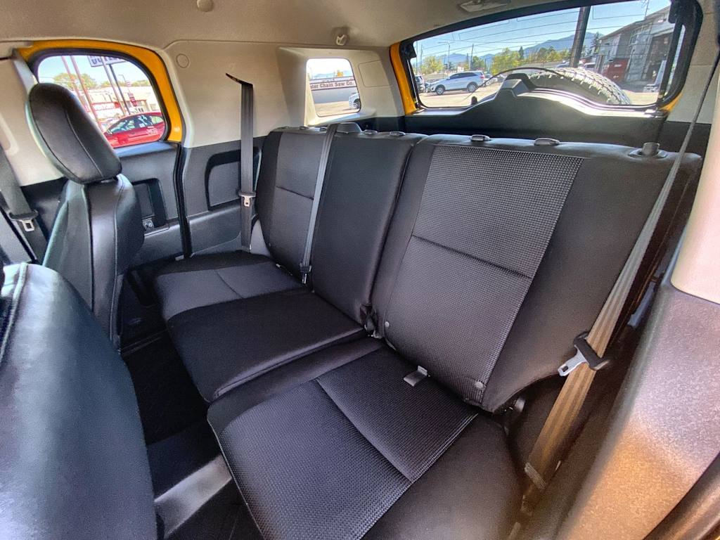 Thumbnail: 2010 Toyota FJ Cruiser - 10