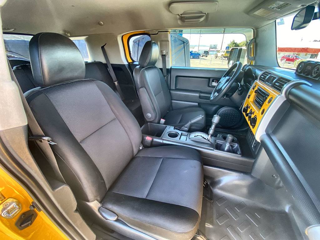 Thumbnail: 2010 Toyota FJ Cruiser - 9
