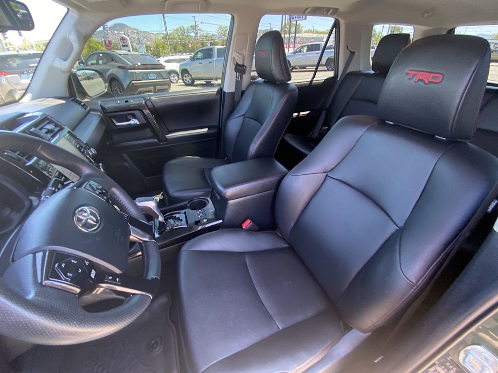 Thumbnail: 2020 Toyota 4Runner - 6