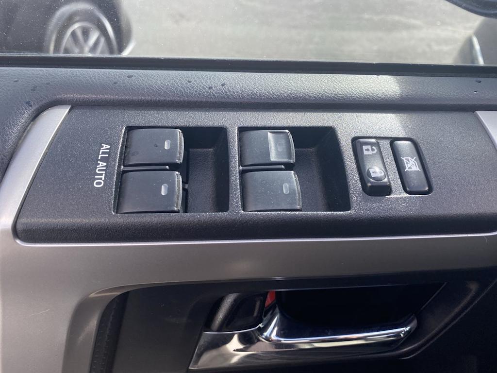 Thumbnail: 2014 Toyota 4Runner - 21