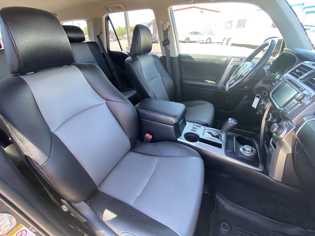 Thumbnail: 2018 Toyota 4Runner - 25