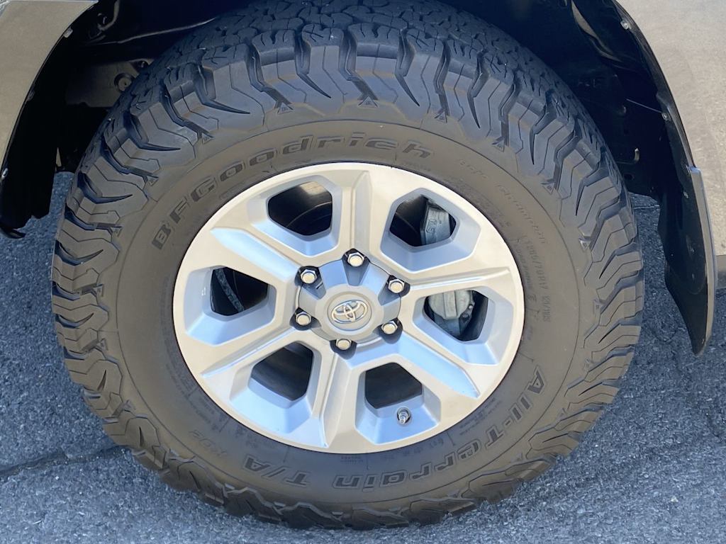 Thumbnail: 2018 Toyota 4Runner - 6
